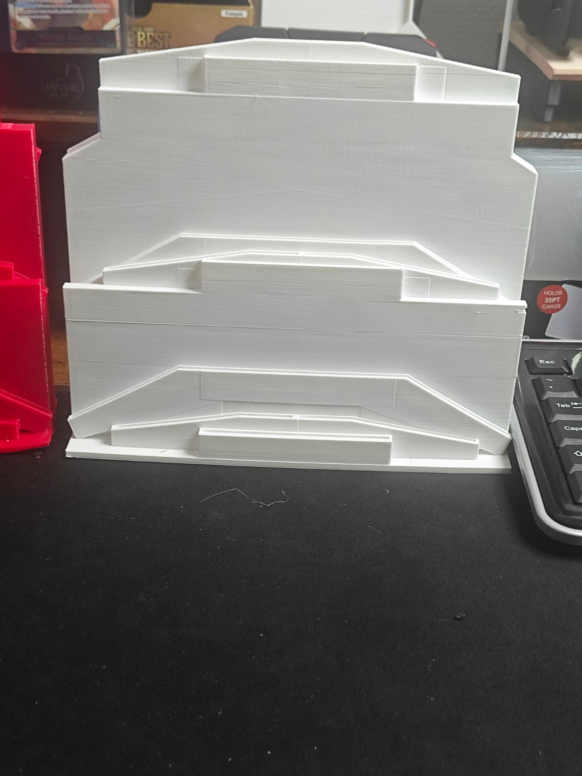 Présentoir 3D rouge pour cartes à collectionner